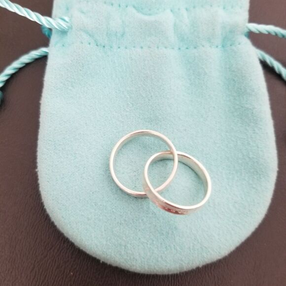 Tiffany & Co. Interlocking Ring - Picture 3 of 6